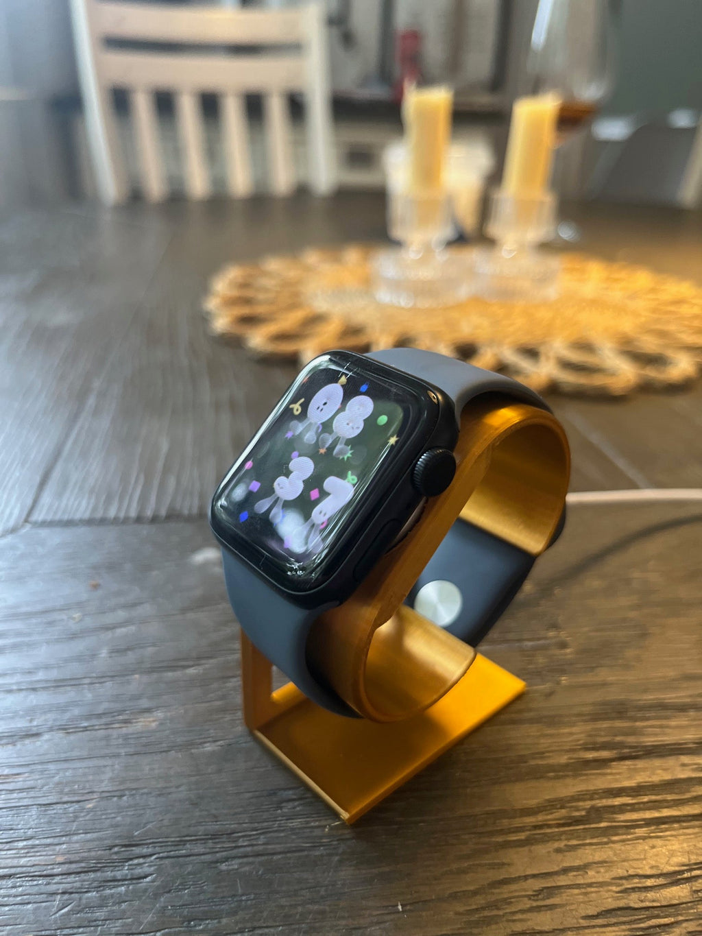 Apple Watch laddningsställ med klocka